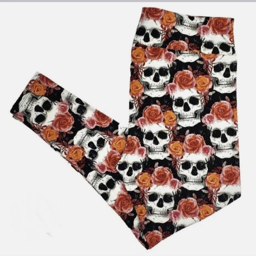 Lularoe Size OS Skull Leggings